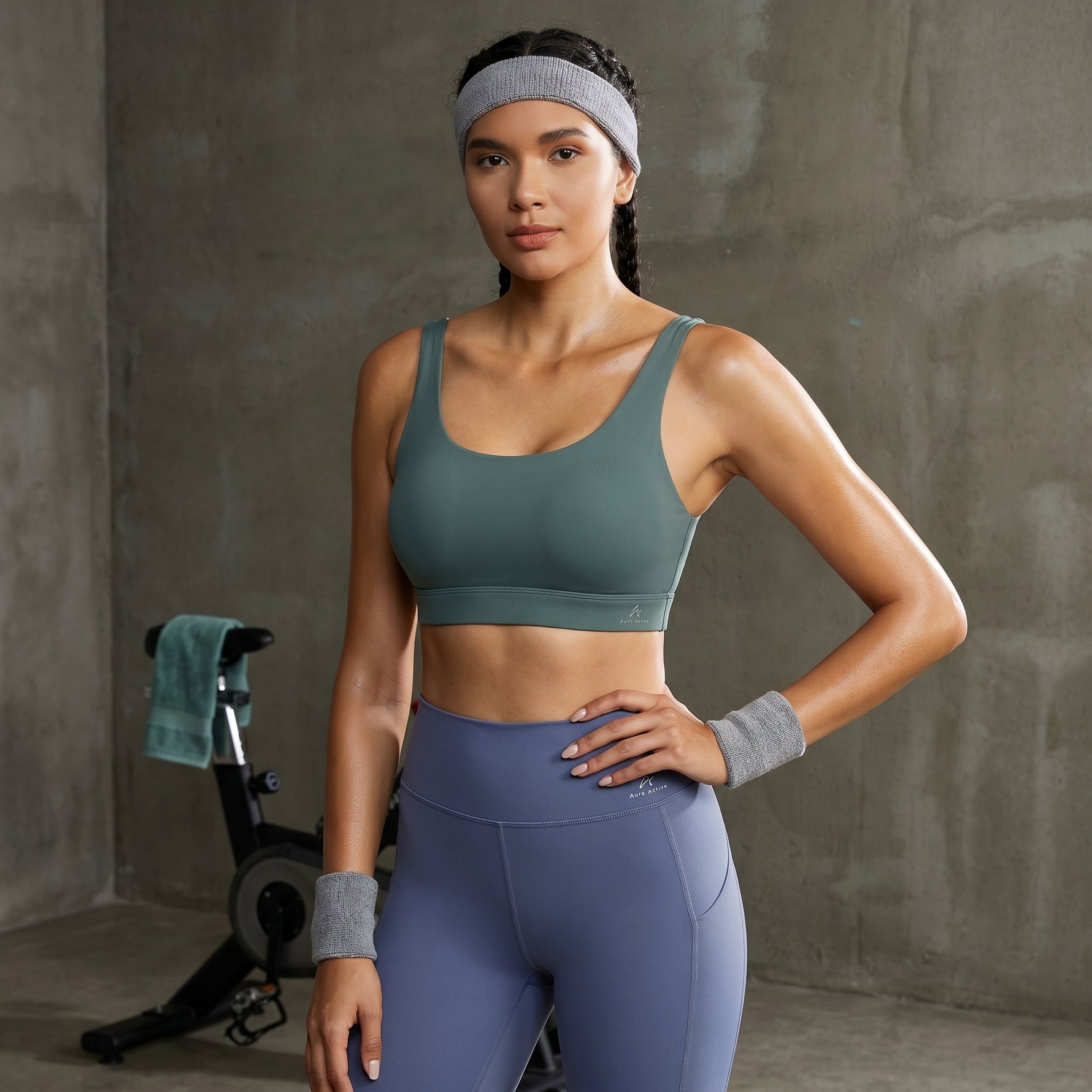 Removable pad sports bra